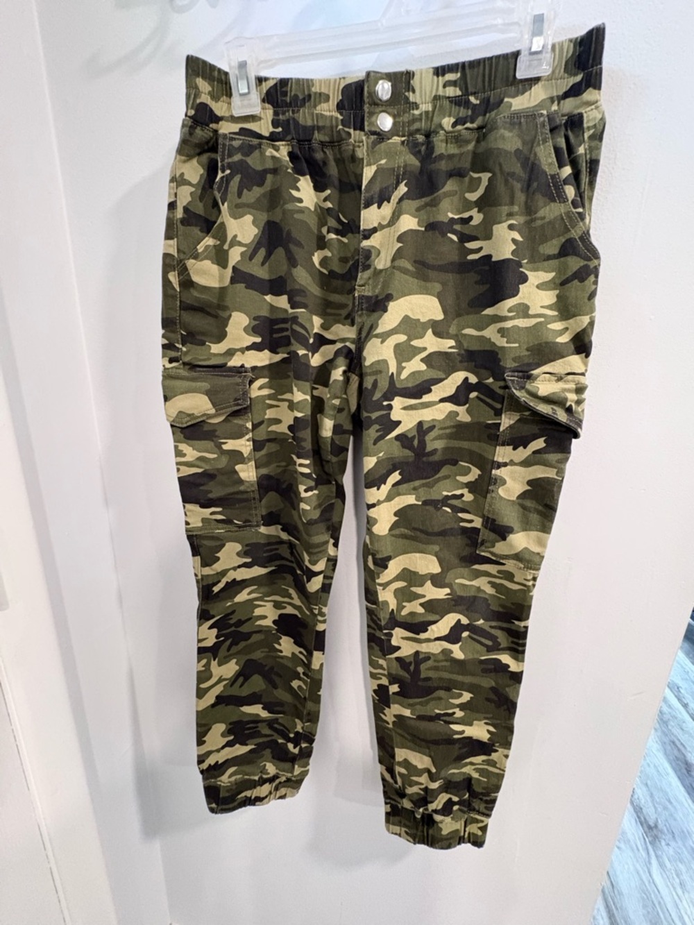 Almost Famous Women's Camouflage Cargo Ankle Pants - Olive Camo